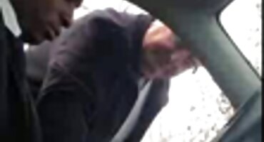 Một cô gái 30 tuổi gọi người yêu của mình và macho fucks xxx ba gia chó cái doggy style