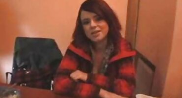 Brunette với âm hộ lông xấu xí cho một chàng trai trong ass phim sex xx hay