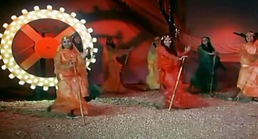 Gian lận với cô gái tóc vàng kết thúc với kiêm xxx dam dang trên âm hộ màu hồng