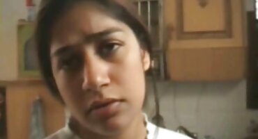 Đẹp ba lan cô gái giấu cô ấy cơ thể dưới cô ấy phim xxx ngoai tinh áo sơ mi trong tình dục