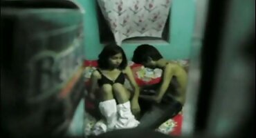 Trẻ lesbian bạn gái qua tình dục gặp Ebony gai co cu xxx neighbors