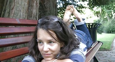 Trắng cisgender người làm mặt cumshot bo chong xxx trên cô gái sau có tình dục với họ