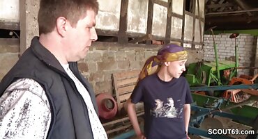 Một cô gái xinh đẹp trở thành gái mại dâm khi một người đàn ông xx vung trom đã có gia đình đến với cô ấy