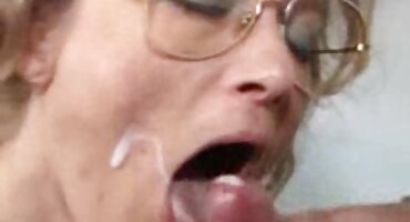 Lớn khách hàng mang xxx mới kết hôn thợ sửa ống nước để lừa dối
